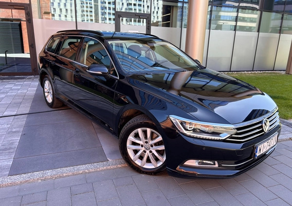 Volkswagen Passat cena 74990 przebieg: 62000, rok produkcji 2019 z Kraków małe 742